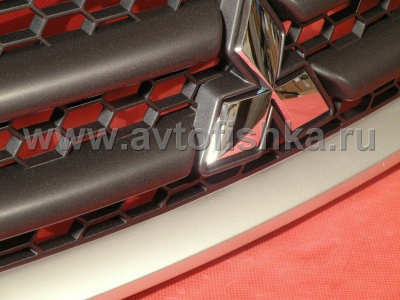 Mitsubishi Outlander XL (06-) решетка радиатора серебристая с черным, оригинал